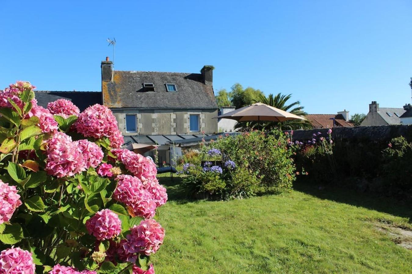 Charmante Maison De Ville A 6 Km De La Mer Lanmeur Exterior foto
